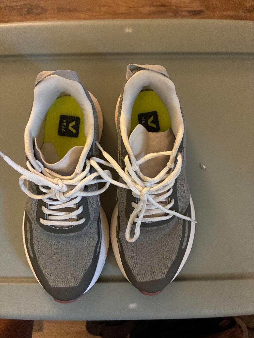 Running sneakers